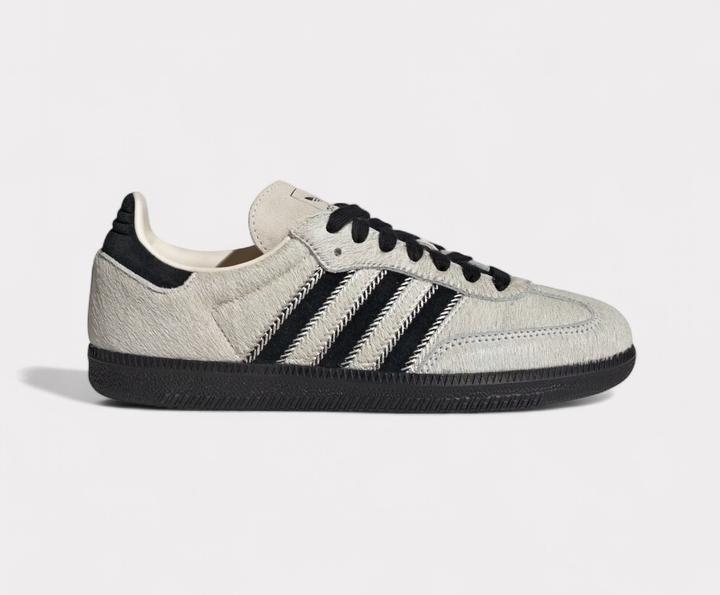 Alumina, Core Black, Wonder White