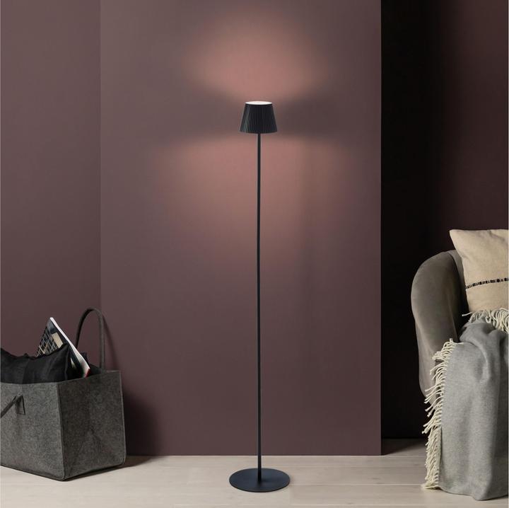 Actual product image Brilliant LED-Akku-Stehleuchte Macobo, 3,4W, 340lm, 3000K, schwarz (340 lm)