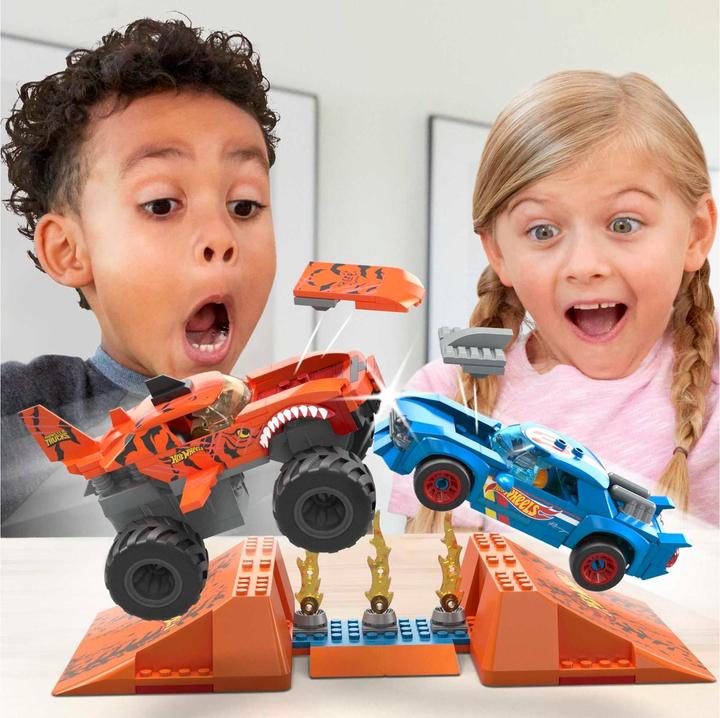 Produktbild Mega Construx Hot Wheels Monster Trucks Tiger Shark Crash Wettkampf