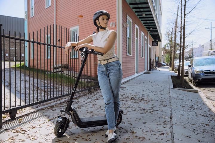 Actual product image Niu KQi 300P DE - schwarz (20 km/h, 48 km, 450 W)