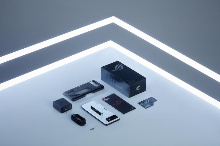 Actual product image ASUS ROG Phone 6 (512 GB, Phantom Black, 6.78", Dual SIM, 50 Mpx, 5G)