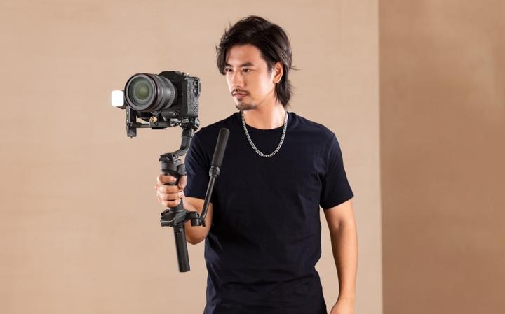 Image du produit Zhiyun Crane 4 Combo (Appareil photo à objectif interchangeable, Appareil photo reflex, 6 kg)