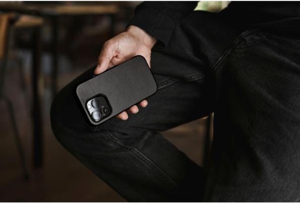 Actual product image Woodcessories Bio Leather Case (Apple iPhone 15 Pro)