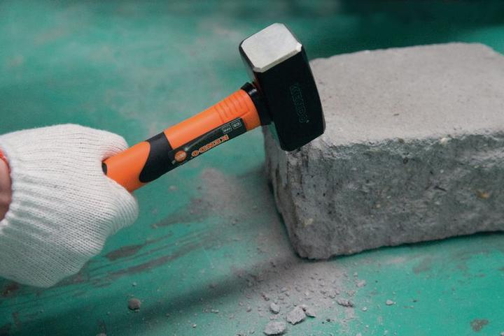 Actual product image Kendo Club hammer with fibreglass handle (1215 g)