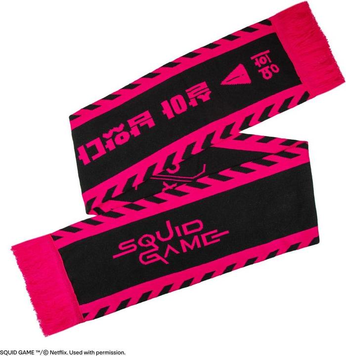 Actual product image Cinereplicas Squid Game scarf, beanie, gloves set Squid Game