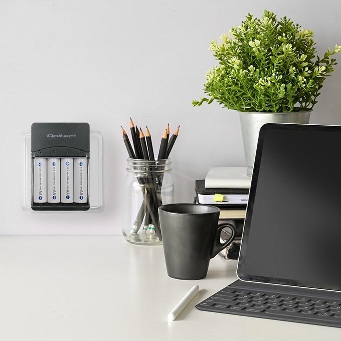 Image du produit Qoltec 50653 Chargeur de batterie pour Ni-MH type R03/AAA R6/AA (1 pcs, AAA, AA, 3000 mAh)