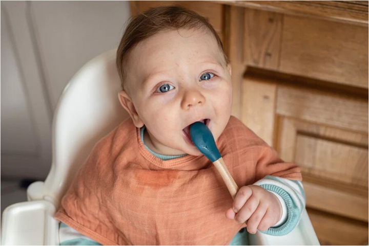 Immagine prodotto Soina Set di cucchiai in silicone con manico in bambù