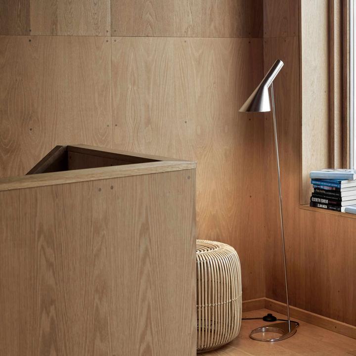 Actual product image Louis Poulsen Aj Floor Lamp (558 lm, E27)