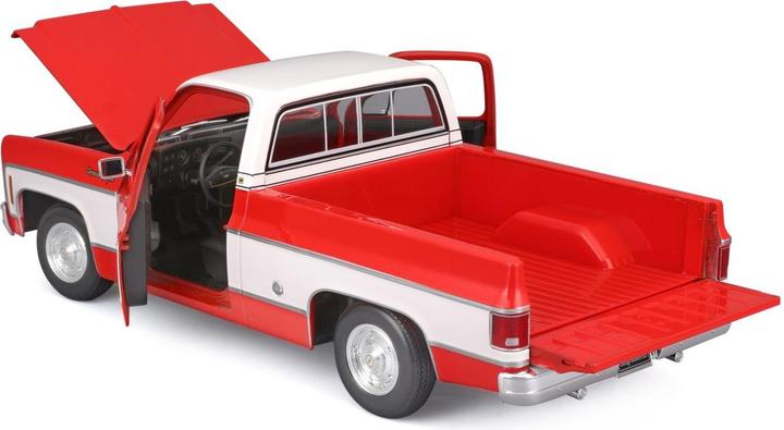 Actual product image Maisto Chevrolet Cheyenne Super C10 1974 1/18 rot