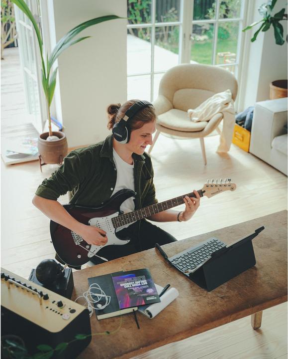 Produktbild Yamaha E-Gitarre PACIFICA 112 V – Schwarz (E-Gitarre, Rosenholz, Erle, Ahorn)