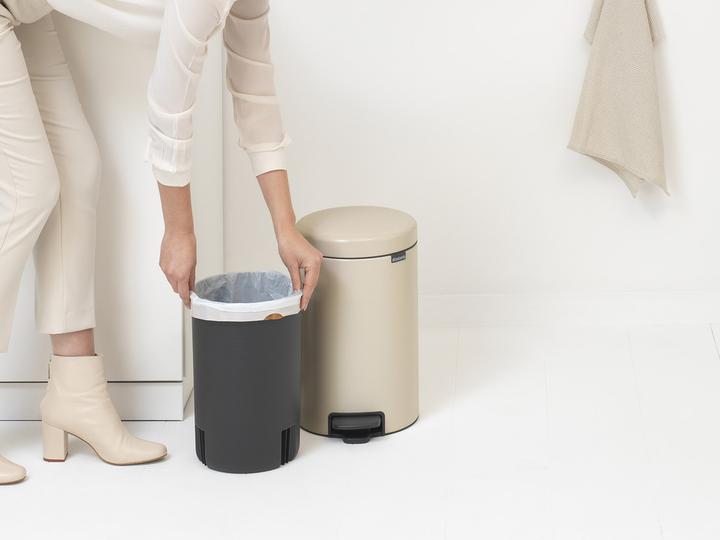 Image du produit Brabantia Poubelle à pédale NewIcon 12 l, Soft Beige (12 l)