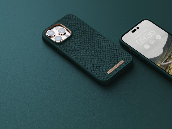 Produktbild Njord Hard-Cover Salm.Leather Magsafe Case green (Apple iPhone 14 Pro Max)