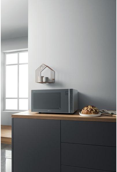 Produktbild Bauknecht MW 304 M, Edles Schwarz (30 l)