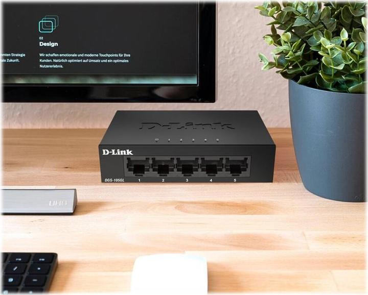 Actual product image D-Link DGS-105GL 5GE switch in retail stores (5 ports)