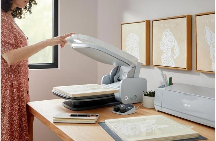 Actual product image Cricut Autopress