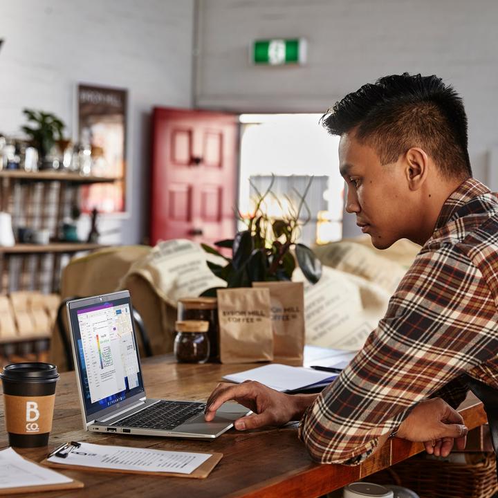 Produktbild HP ProBook 445 G9 (14", 256 GB, 8 GB, DE, AMD Ryzen 5 5625U)