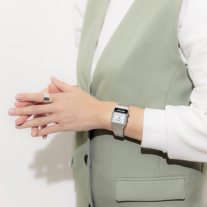 Actual product image Casio Retro Vintage - AQ-800E-7A (Digital watch, Analogue wristwatch, 32 mm)