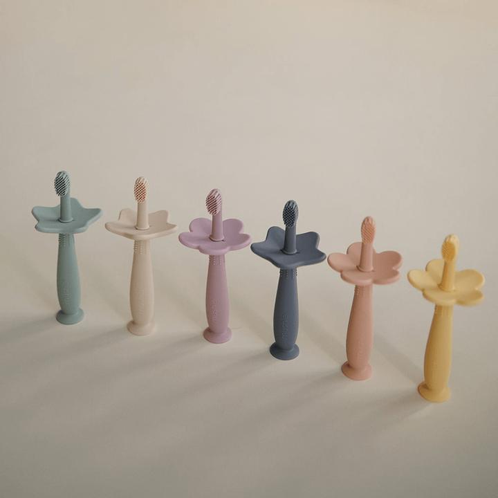 Image du produit Mushie Training Brosse à dents enfants Flower Lilac