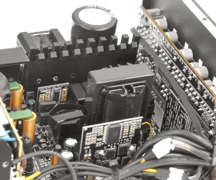 Actual product image Thermaltake ToughPower GF3 ARGB 750W EU Gold Power Supply ATX 3.0 80+ Gold PCIe 5.0 (750 W)