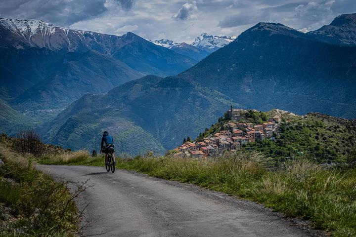 Immagine prodotto Riverside Bicicletta ibrida hardtail telaio in alluminio 28 pollici (48 cm)