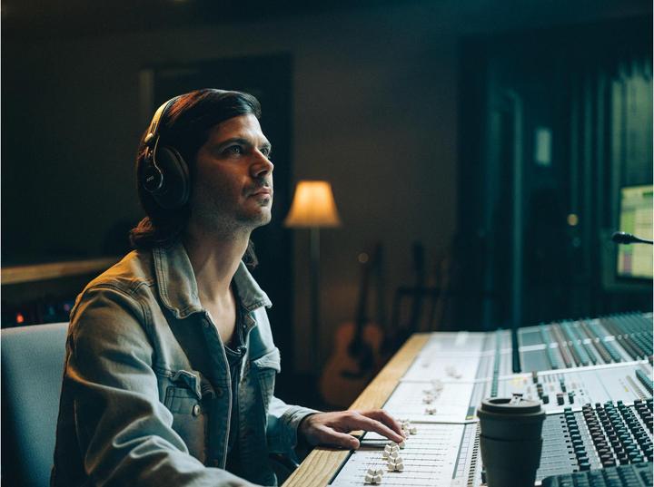 Actual product image AKG K361-BT (No noise cancellation, 24 h, Wireless)