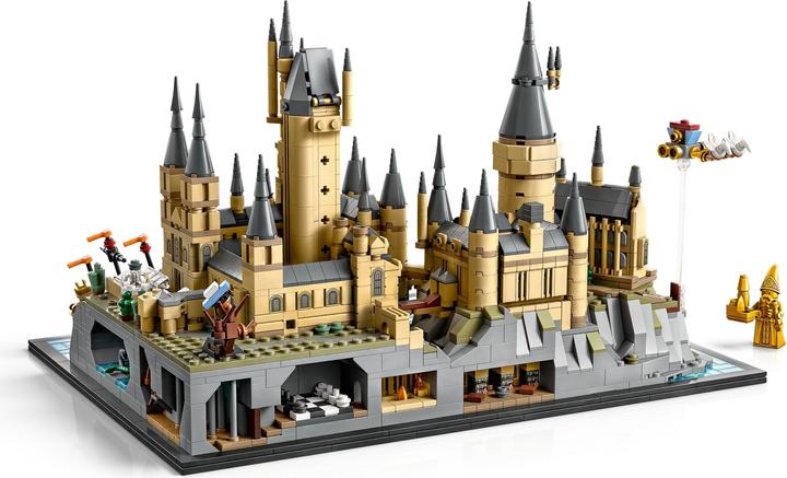 Produktbild LEGO Hogwarts mit Schlossgelände (76419, LEGO Harry Potter)