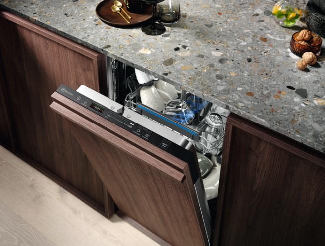 Actual product image Electrolux EEQ42200L Dishwasher