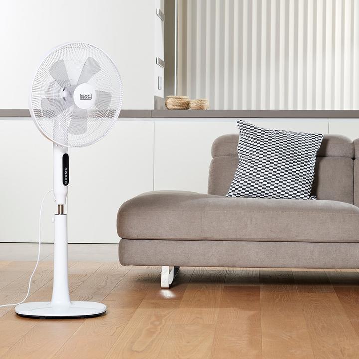 Actual product image Black & Decker Black+Decker BXEFP50E - Pedestal fan 110-115cm, 50W, 3 speeds (62 dB)