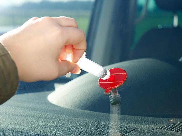 Actual product image AGT Windscreen repair kit