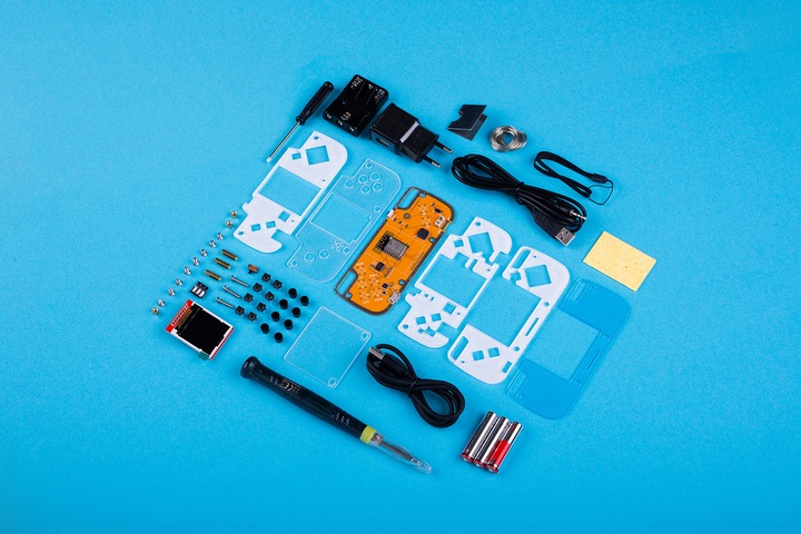 Actual product image CircuitMess Nibble - gaming console