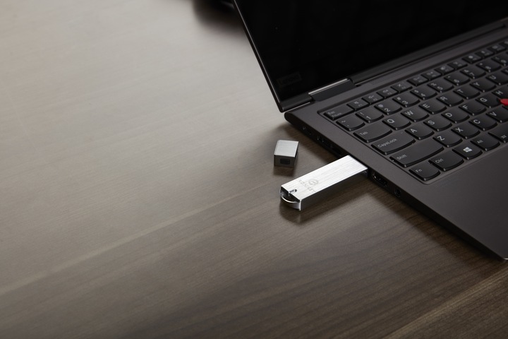 Image du produit Kingston IronKey S1000 Enterprise (8 Go, USB-A, USB 3.0)
