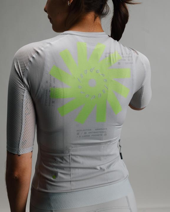Actual product image Isadore Alternative (M)