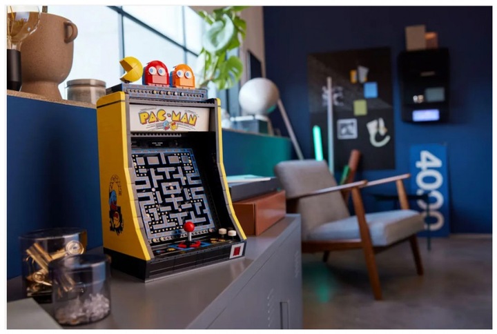 Actual product image LEGO PAC-MAN Arcade 10323 (10323, LEGO Icons, LEGO Rare Sets)