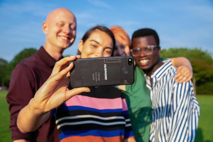 Actual product image Fairphone 3+ (64 GB, Black, 5.65", Dual SIM + SD, 48 Mpx, 4G)