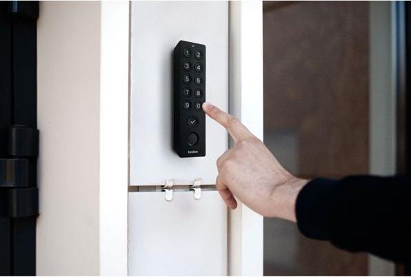 Actual product image Tedee Go 2 mit Keypad Pro (Bluetooth, Electronic numerical code, Smartphone, Fingerprint)
