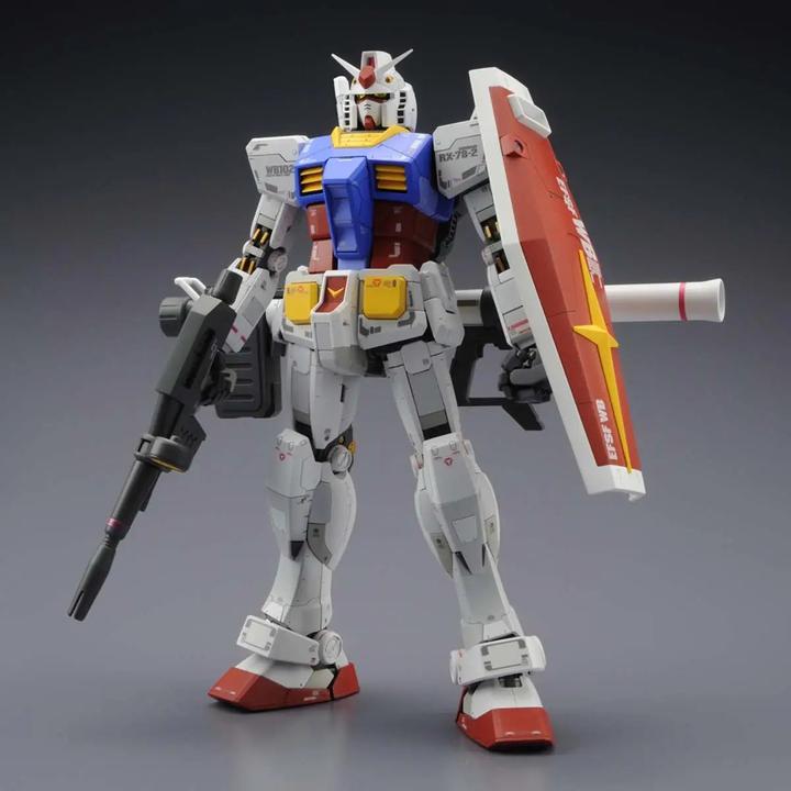 Actual product image Bandai Gundam - RX-78-2 Master Grade