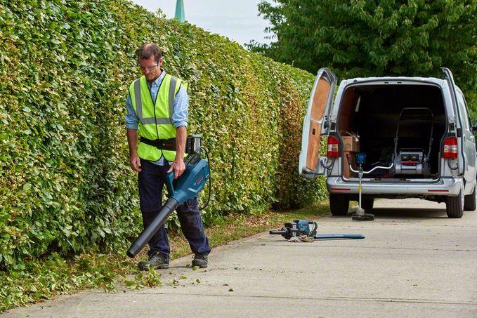 Actual product image Bosch Professional GBL 860 - without battery/charger (Rechargeable battery operated, Leaf blower)