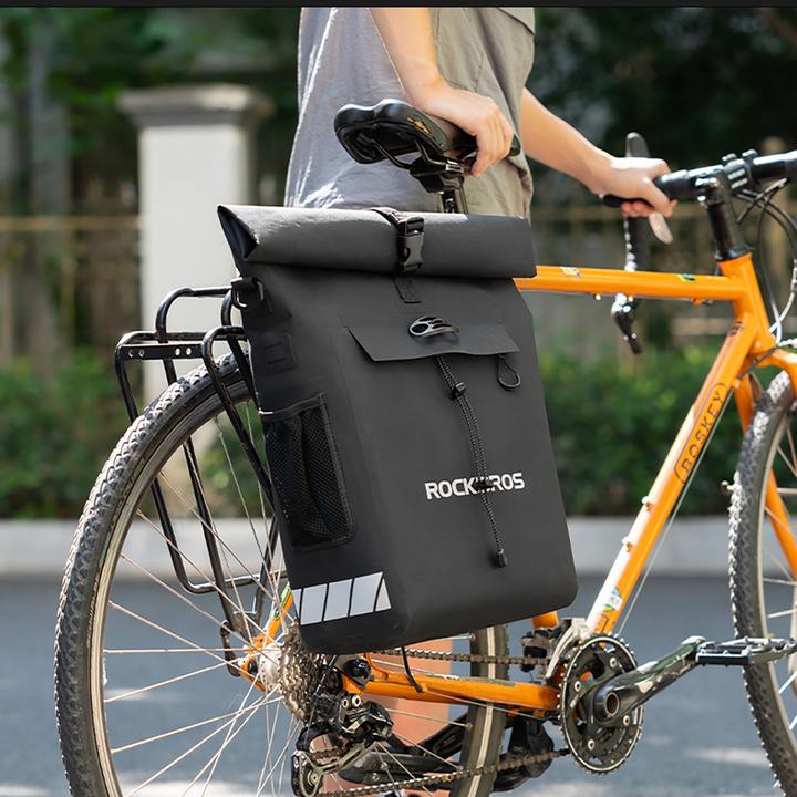 Image du produit Rockbros Bike Bag with Backpack Function, Waterproof, with Helmet Attachment 18l - Black (18 l, Sac de porte-bagages)