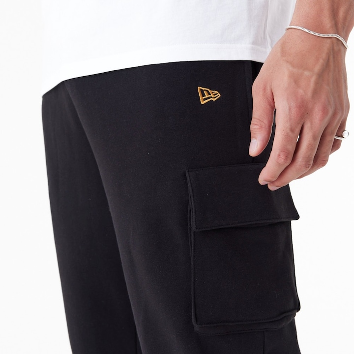 Produktbild New Era Jogger CARGO Sweatpants - schwarz - L (L)