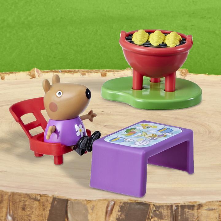 Actual product image Hasbro Peppa's Caravan