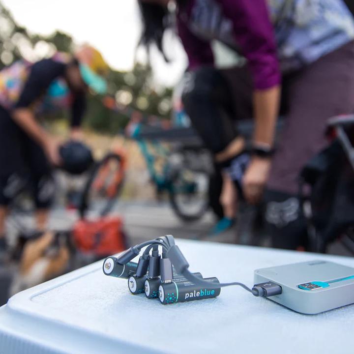 Produktbild Pale Blue Sustainability Kit (16 Stk., AA, AAA, 1560 mAh)