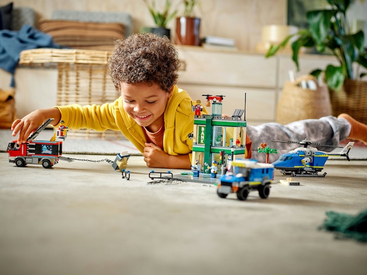 Immagine prodotto LEGO Rapina in banca con inseguimento in auto (60317, LEGO City)