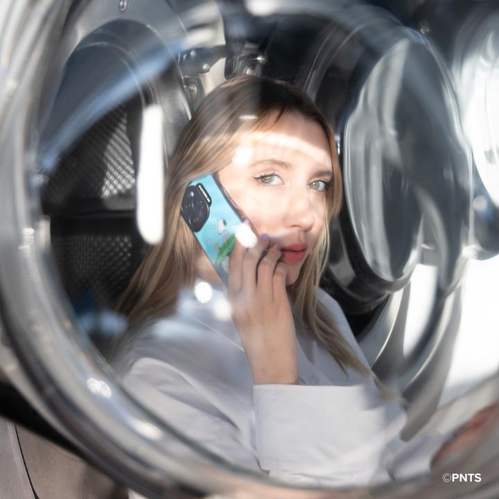 Immagine prodotto Case & Me case&me Peanuts cover cam logo per iPhone 14 Pro design1 Linus Umbrella (Apple iPhone 14 Pro)