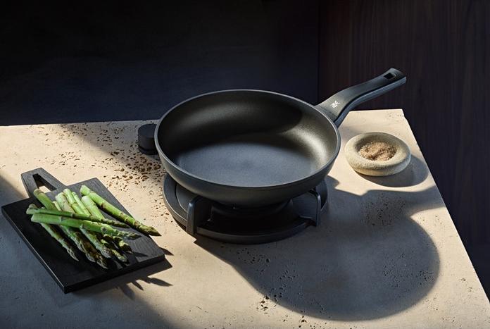Immagine prodotto WMF Stielpfanne PermaDur Excell (24 cm, Padella per friggere, Alluminio)