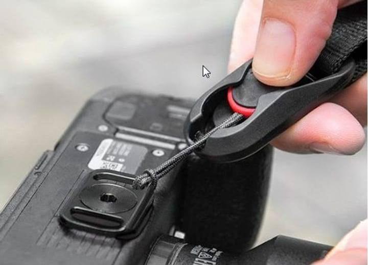 Actual product image Peak Design slide lite (Wrist strap, Neck belt, Shoulder strap)
