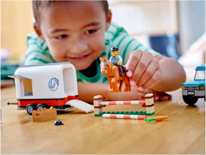 Produktbild LEGO SUV mit Pferdeanhänger (60327, LEGO City)