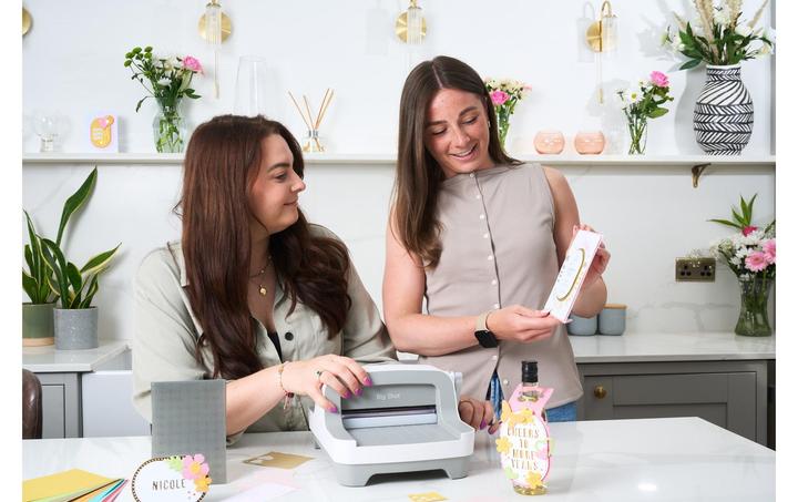 Produktbild Sizzix New Big Shot Machine "Starter Kit"