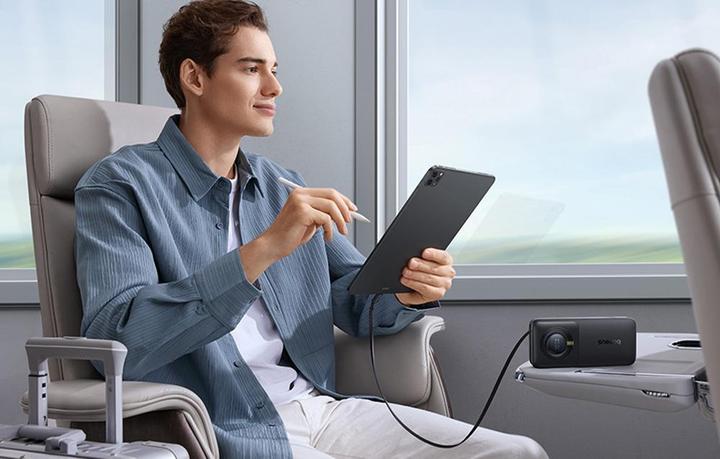 Produktbild Baseus Free2Pull 10000mAh 30W powerbank with USB-C port and retractable USB-C cable - black (10000 mAh, 30 W, 37 Wh)