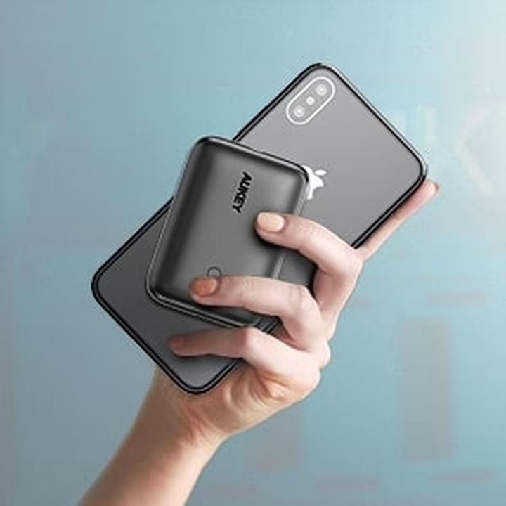 Actual product image Aukey Basix Mini (10000 mAh, 22.50 W, 37 Wh)