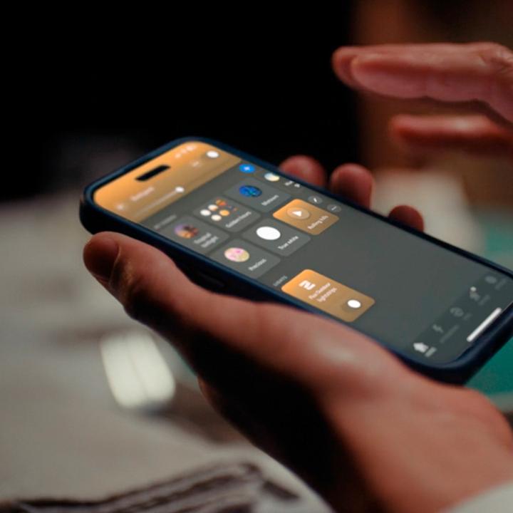 Actual product image Philips Essential Gradient Lightstrip (RGBIC, White, 1000 cm, Indoor)